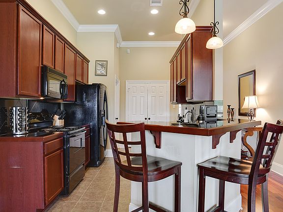 Kitchen w/ pendant lighting