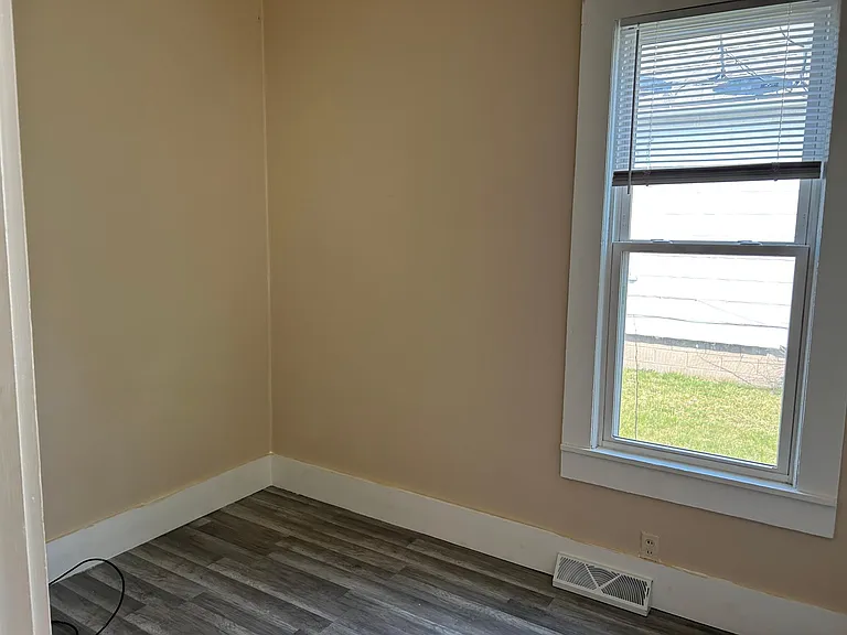 424 N Eddy St — Photo 11