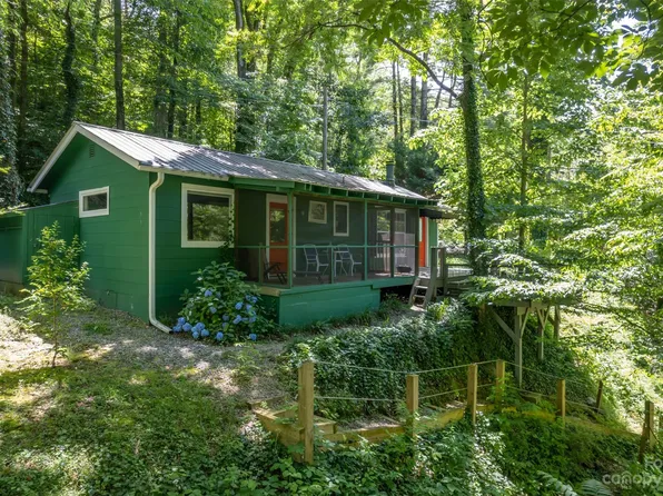 55 Riverby Ln, Tryon, NC 28782