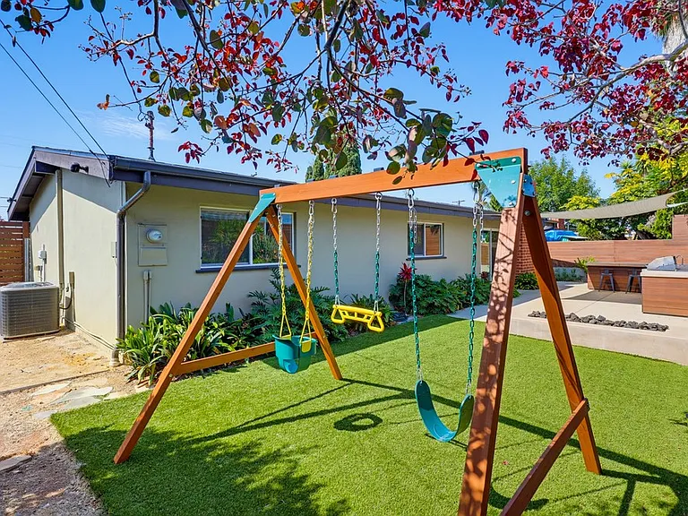 4996 Mount Almagosa Dr — Photo 43