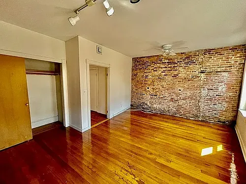 13 Charter St Photo 1