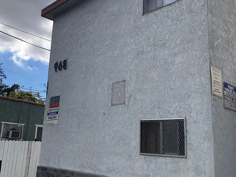 968 N Loma Vista Dr — Photo 1