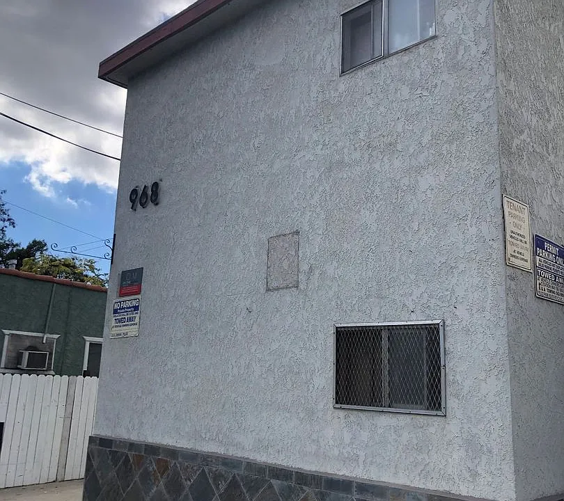 968 N Loma Vista Dr