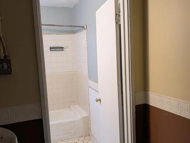 2332 Buena Vista Rd #1 — Photo 6