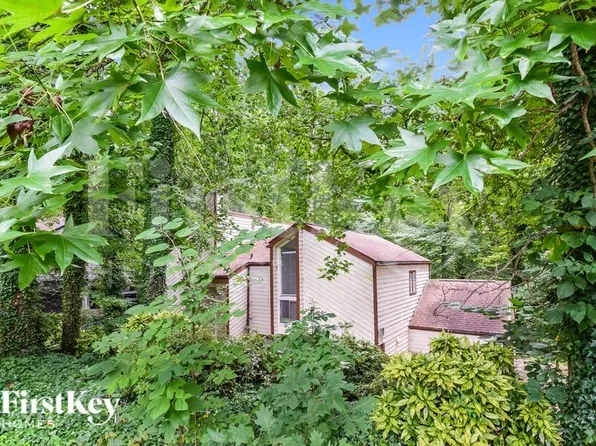 5515 N Fork Dr, Lilburn, GA 30047