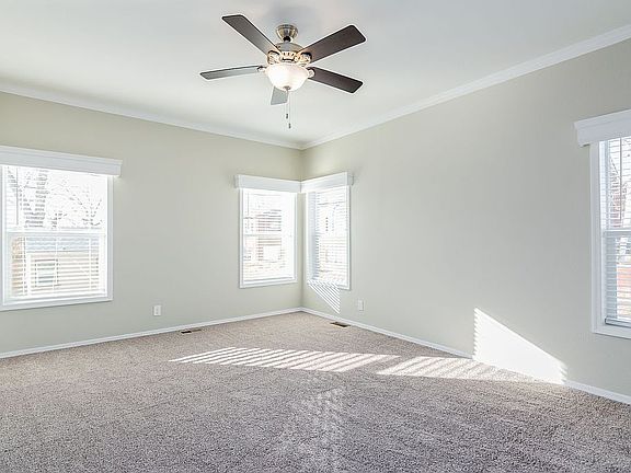 4th image of 3129 Withers Ave
