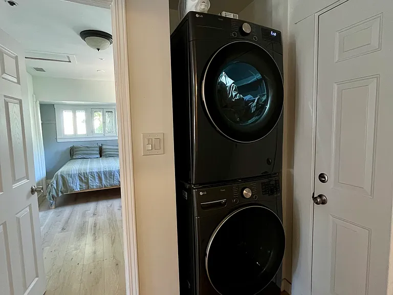 333 Nordina St — Photo 15