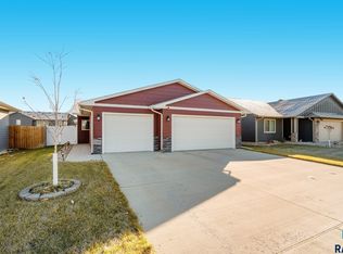 1508 S Gill Ave, Sioux Falls, SD 57106
