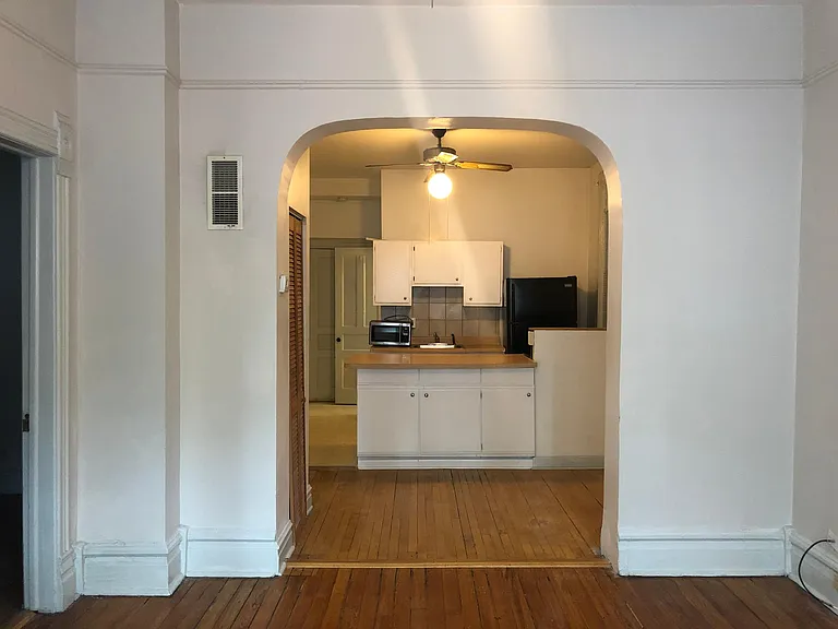 3237 N Clifton Ave #1F — Photo 3