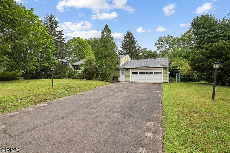 1st image of 161 Chamberlain Rd