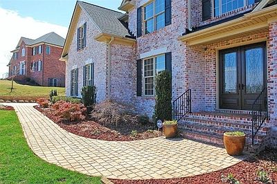4th image of 300 Two Creek Dr