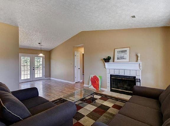 4th image of 11321 Wrens Nest Ln