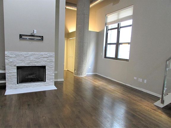 3rd image of 758 N Larrabee St APT 327