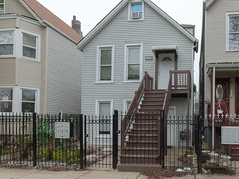 3511 W Dickens Ave #2 — Photo 1