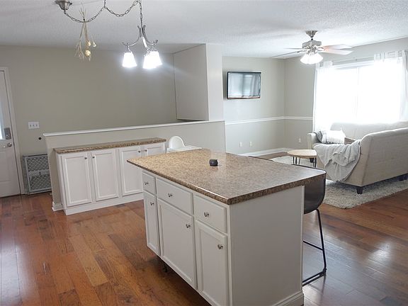 5th image of 3307 S 11th Ave