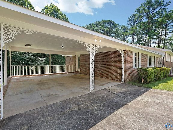 5th image of 405 Shannon Cir