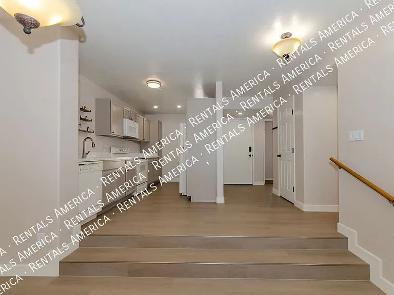 5675 N Camino Esplendora #1105 — Photo 6