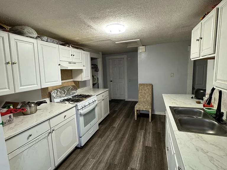 541 Orchard St — Photo 12