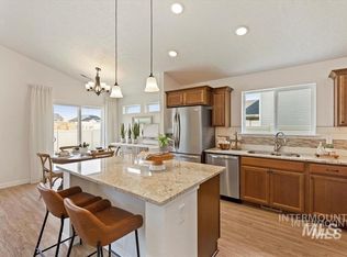 1582 SW Silverstone Ave, Mountain Home, ID 83647