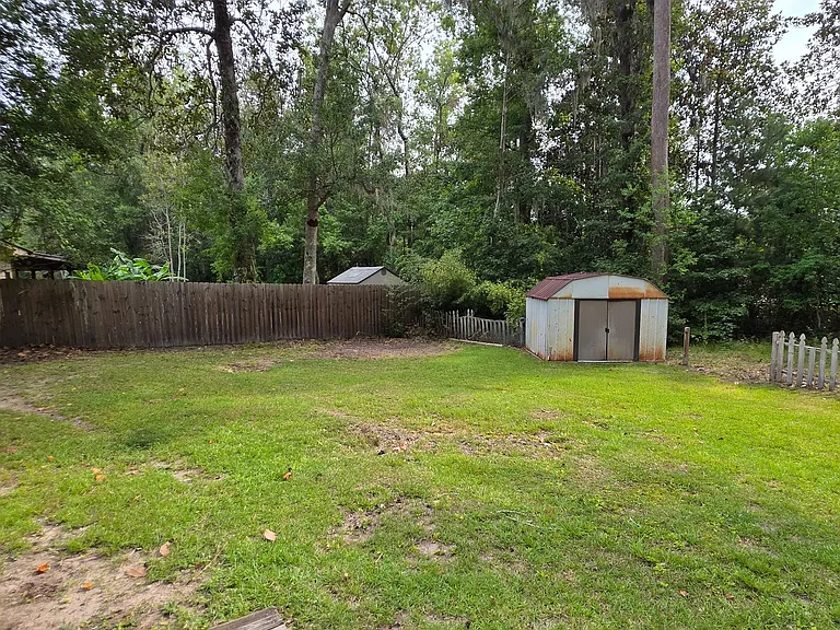 304 Woodbury Ln — Photo 23