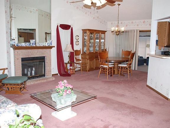 4th image of 3804 Millpoint Dr