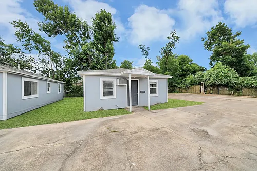 3914 Hoffman St Photo 1