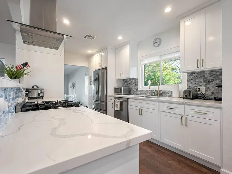 12703 Hatteras St — Photo 32