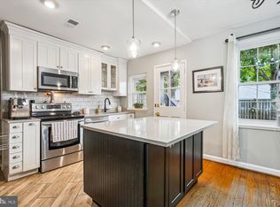 4217 36th St S, Arlington, VA 22206
