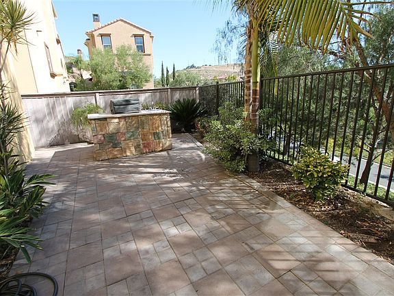 2nd image of 2785 Villas Way
