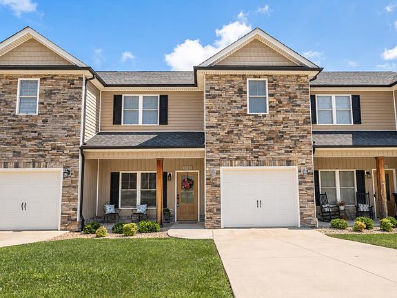 2nd image of 1037 Graystone Ln