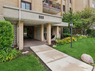 900 S River Rd APT 4F, Des Plaines, IL, 60016