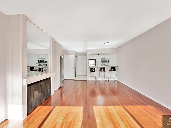 5th image of 990 Duncan St APT 102G