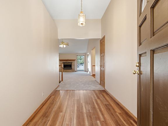 4th image of 16860 Karen St