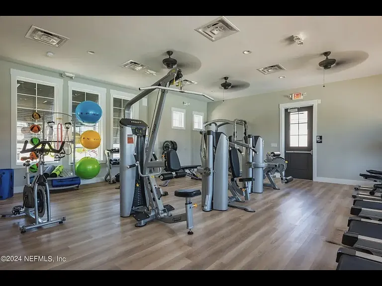 240 Pasadena Dr — Photo 35