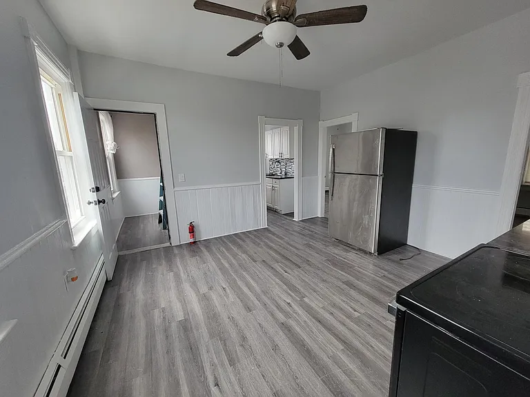 13 Regent Ave #2 — Photo 8