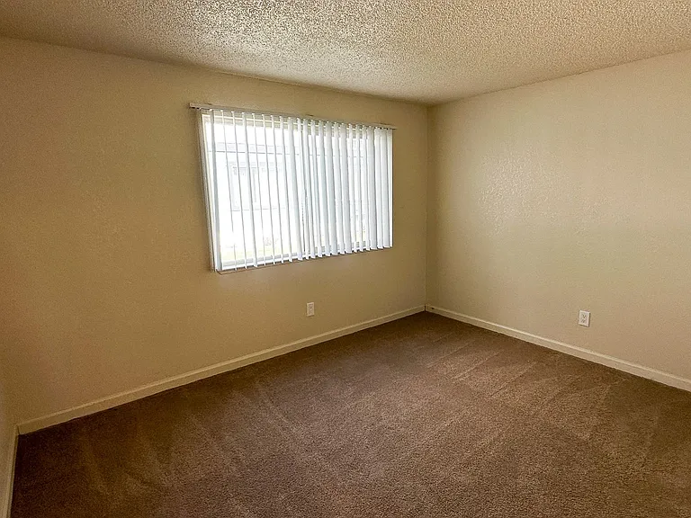 Mountain Vista Apartments — Photo 11