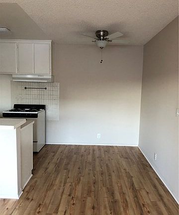 2nd image of 5855 Tujunga Ave APT 6