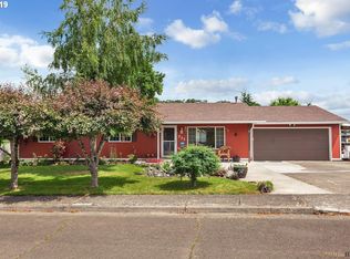 711 E Heintz St, Molalla, OR