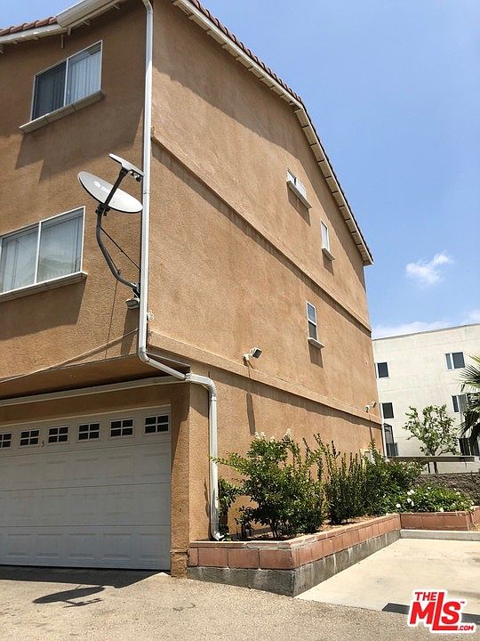 2nd image of 12309 Osborne Pl