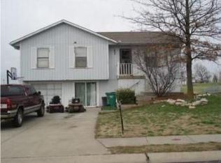 624 Silver Maple Dr, Harrisonville, MO 64701