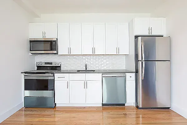 126 Bedford Ave #3A