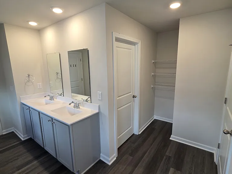 239 Londonshire Dr — Photo 21