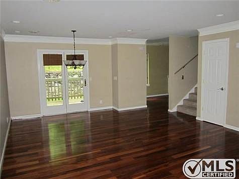 3rd image of 403 Sunvalley W #403