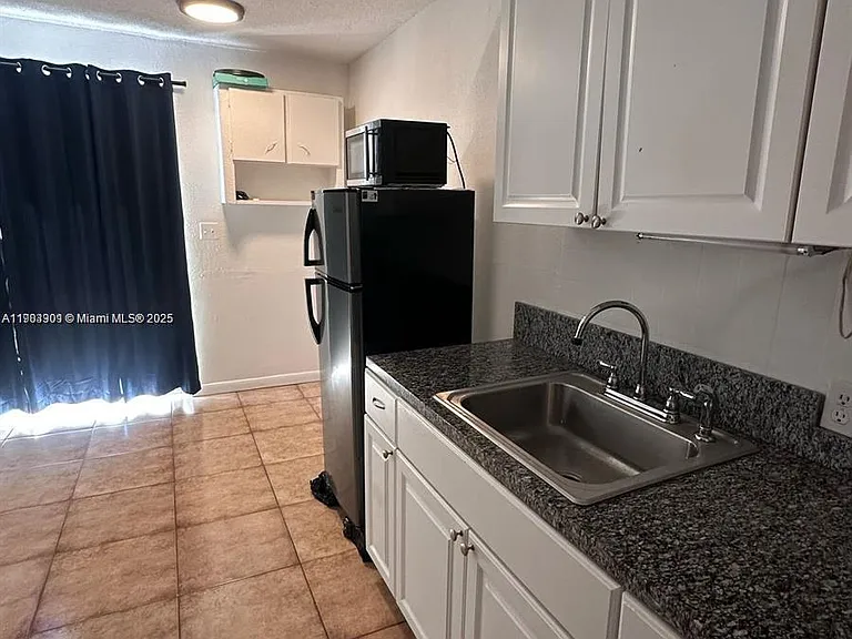 2019 Fletcher Street - 2 — Photo 14