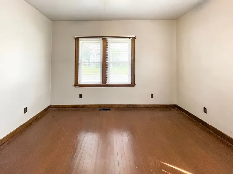 225 S College Ave — Photo 10