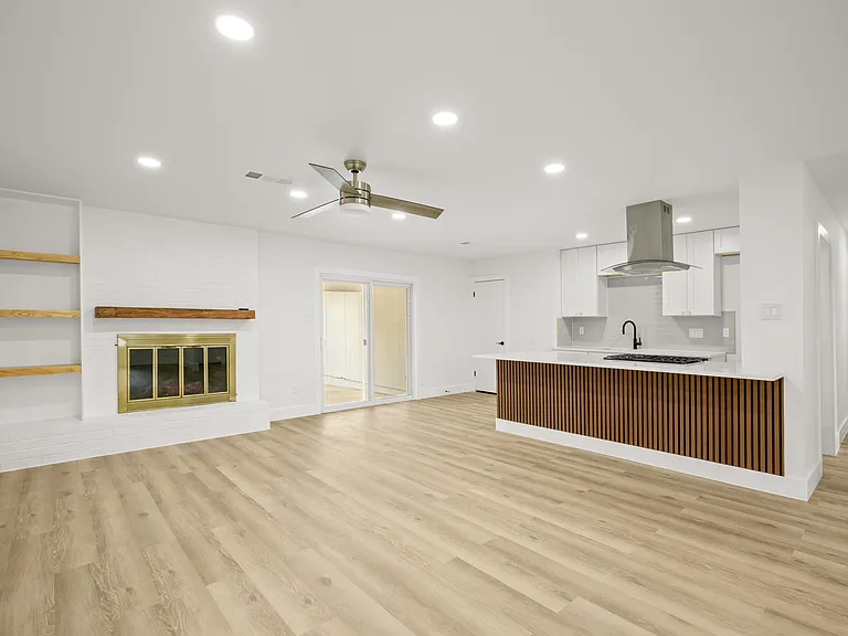 9006 Lodge Ct — Photo 4