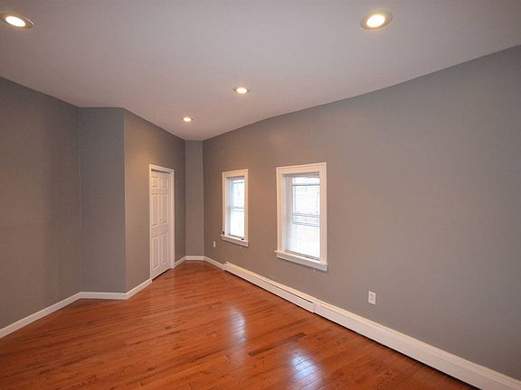 landlord_unit_photo_64929422_4