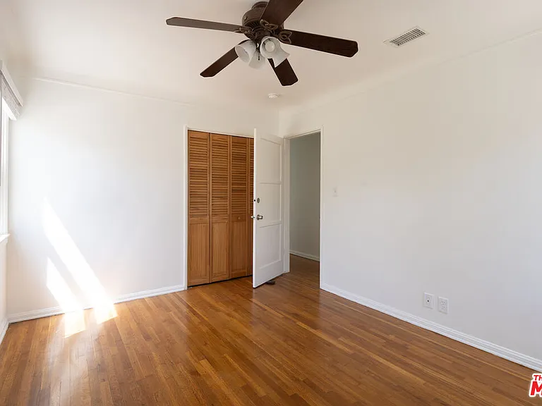 8333 Airlane Ave — Photo 17