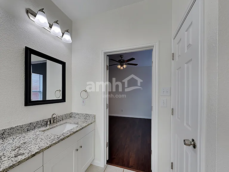 73 N Highland Dr — Photo 13
