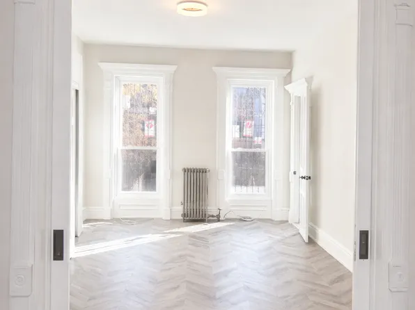 18a Vernon Avenue image 1 of 7